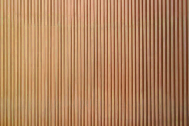 ligne droite de mur en bois brun - brown paper paper striped corrugated cardboard photos et images de collection