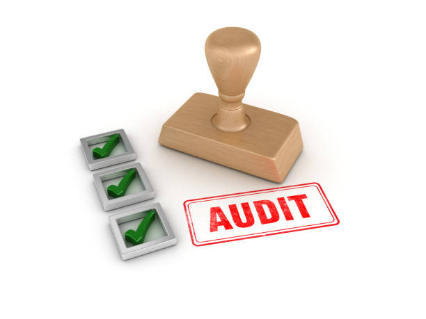 проверить список с audit резиновой марки - 3d rendering - conformity checklist quality control check mark стоковые фото и изображения