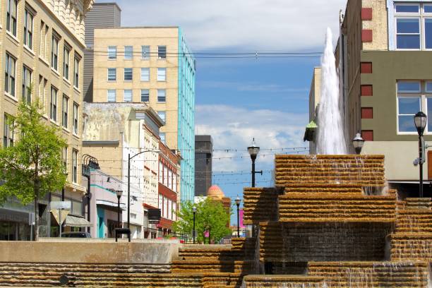 down town Springfield Missouri park central square fountain and buildings in Springfield Missouri springfield missouri photos stock pictures, royalty-free photos & images
