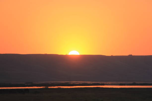 istock September 24, Sunrise in Orange by Andrea Lawrence C 1020377 Saskatchewan 1146537323