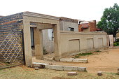 wohngebiet-in-soweto.jpg?b=1&s=170x170&k=20&c=TJmAL1Ua-9sYb_vKcA-0mqPXA1xgk_CXRJgemsuUkHs=