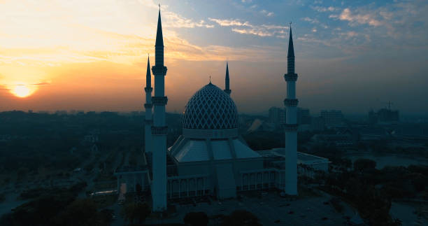 istock Sultan Salahuddin Abdul Aziz Mosque. 1146639959