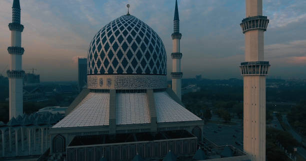 istock Sultan Salahuddin Abdul Aziz Mosque. 1146639970