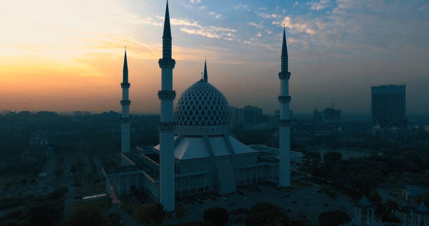 istock Sultan Salahuddin Abdul Aziz Mosque. 1146640091