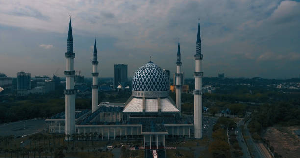 istock Sultan Salahuddin Abdul Aziz Mosque. 1146640237