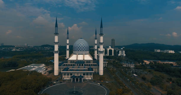 istock Sultan Salahuddin Abdul Aziz Mosque. 1146640616