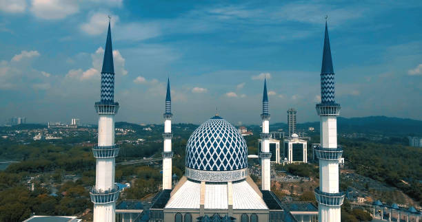 istock Sultan Salahuddin Abdul Aziz Mosque. 1146641251