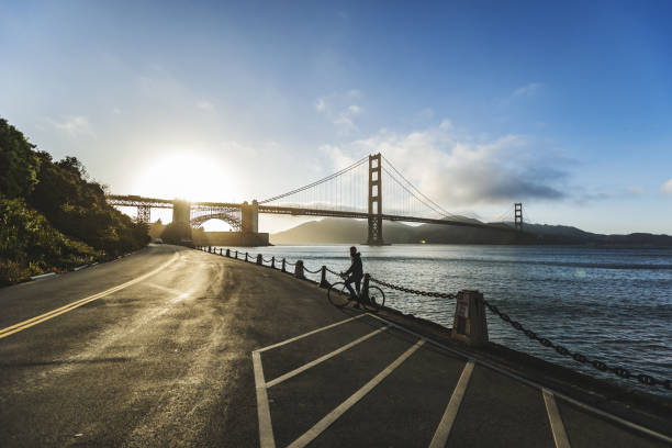 istock Commuter with road racing bicycle and Golden Gate Bridge 1146648244