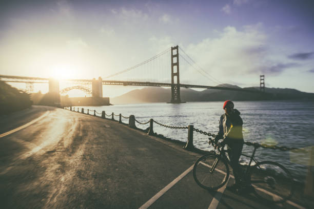 istock Commuter with road racing bicycle and Golden Gate Bridge 1146648286