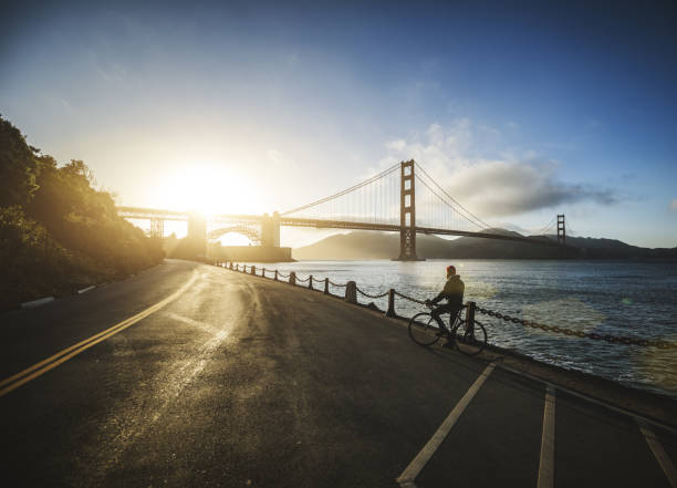 istock Commuter with road racing bicycle and Golden Gate Bridge 1146648309