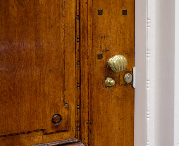 istock Vintage entrance Apartment building 1146706775