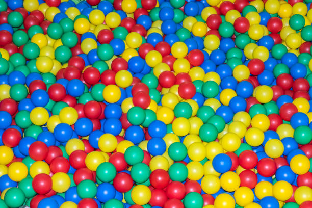 istock Pool with many colored balls in the kids playing room. 1146715634