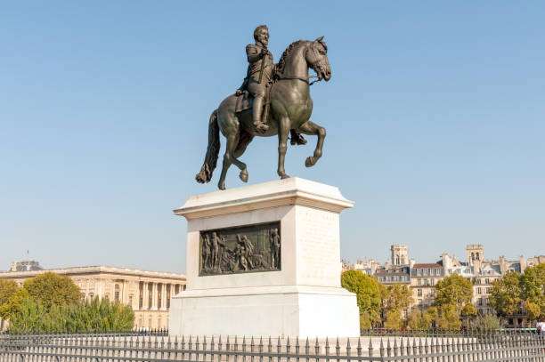 istock Statue of king Henry IV on Pont Neuf 1146840636