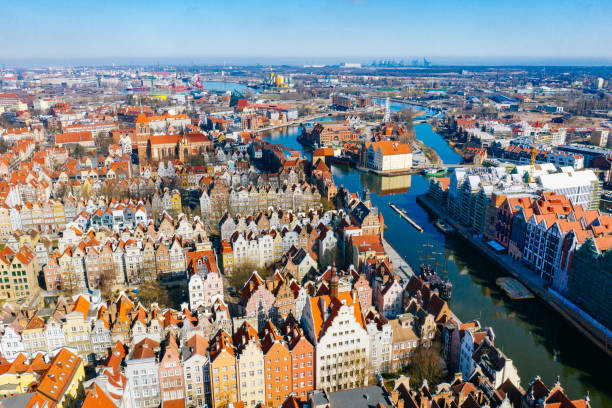 el casco antiguo de gdansk - voivodato de pomerania fotografías e imágenes de stock