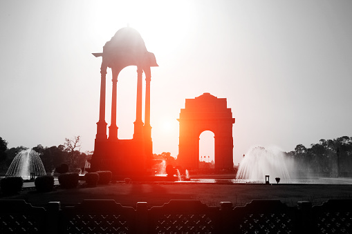 Perspective view of India Gate during springtime.