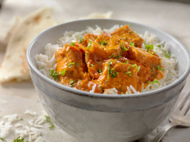 istock Tofu Curry with Rice and Naan Bread 1146907862