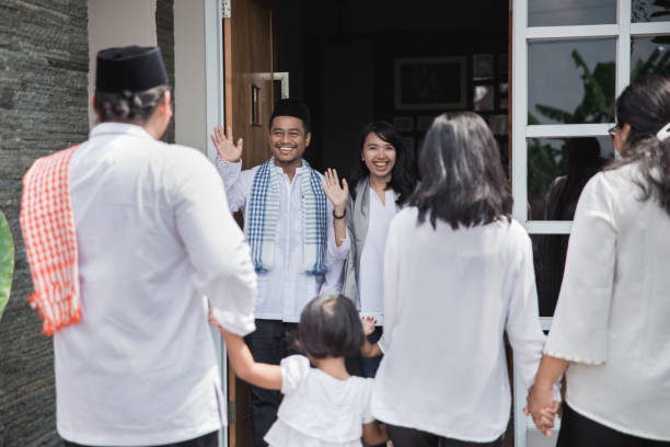 istock welcoming family for eid mubarak celebration 1146911898