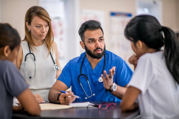 istock Medical team meeting 1146913600