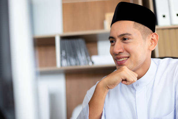 istock Young muslim businessman working with computer 1146925799