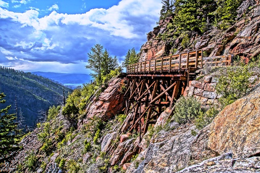 There are a number of such wooden bridges along the trail, suitable for hikers and bikers