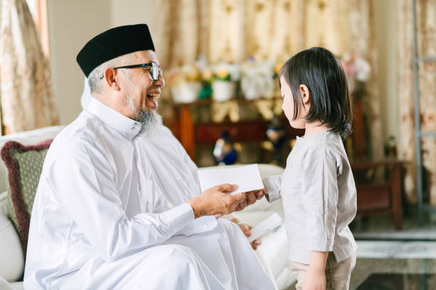 istock Eid Mubarak with Family 1146945260