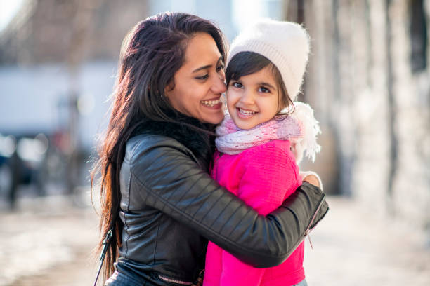 istock Muslim mother and daughter 1146951434