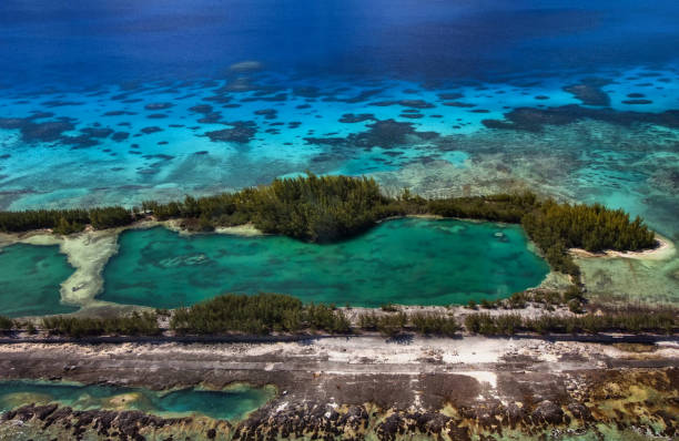 istock Blurred road in atoll 1146959684