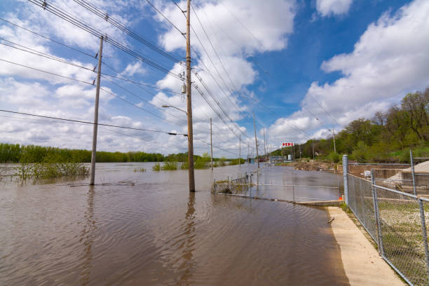 istock Flooding on Water Street 1146980187