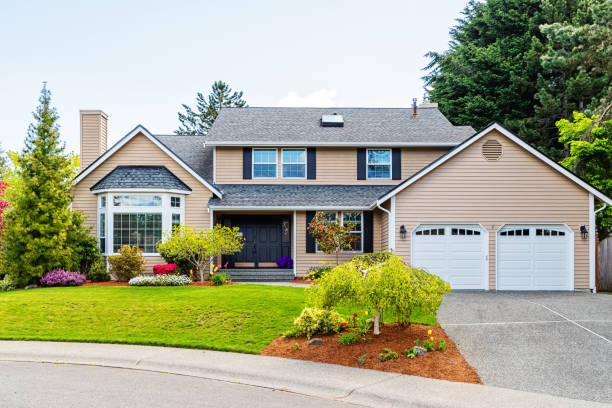 istock Modern Suburban House Exterior 1146993778