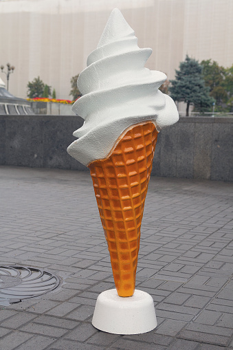 Large statue of Ice cream on the street