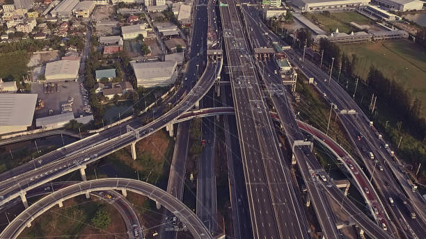 istock Futuristic Driverless Cars on the Elevated Expressway 1147073909