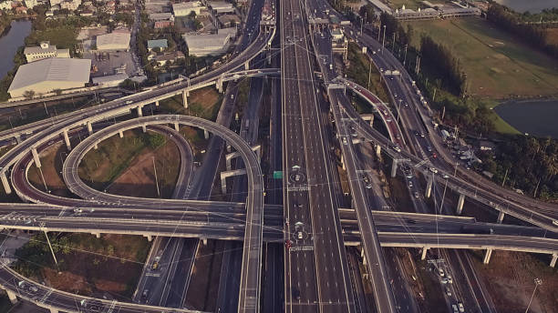 istock Futuristic Driverless Cars on the Elevated Expressway 1147073924