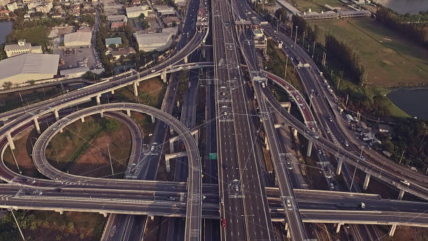 istock Futuristic Driverless Cars on the Elevated Expressway 1147073942