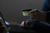 online-shopping.jpg?b=1&s=170x170&k=20&c=m71qnnvRrqOhv7MAi-d2vuwiUPlUAidBbHvbukCVU5o=