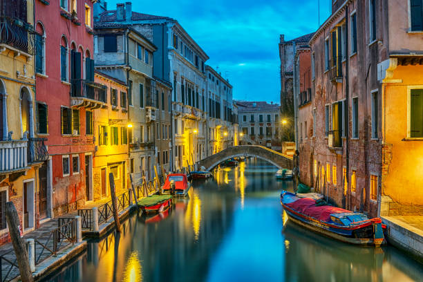 istock Traditional Venice houses at twilight 1147080844