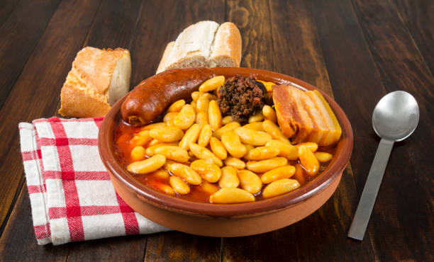 fabada asturiana, typical food from asturias - asturiana imagens e fotografias de stock