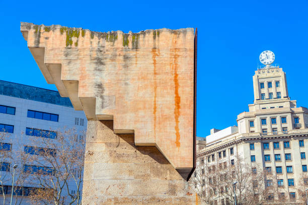 istock Monument on Plaza Catalunya 1147116979
