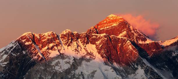 istock mount Everest Lhotse Nepal Himalayas mountains sunset 1147133788