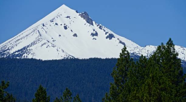 istock Mt. McLoughlin Majestic 1147151328