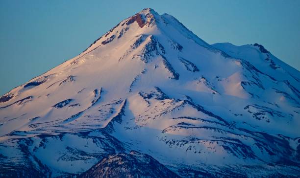 istock Mt. Shasta Sunrise 1147151348