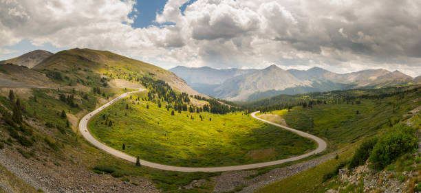 istock Large horseshoe bend on Cottonwood pass 1147154654