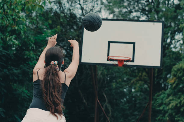 istock Young basketball player 1147159991