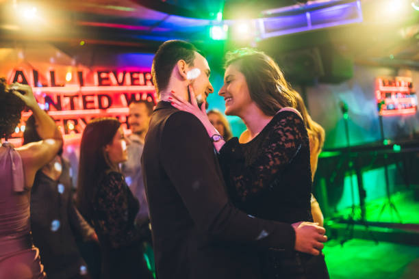 istock Kiss on the dancefloor 1147162740