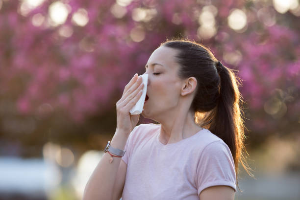 istock Girl having allergy symptoms in spring 1147169163