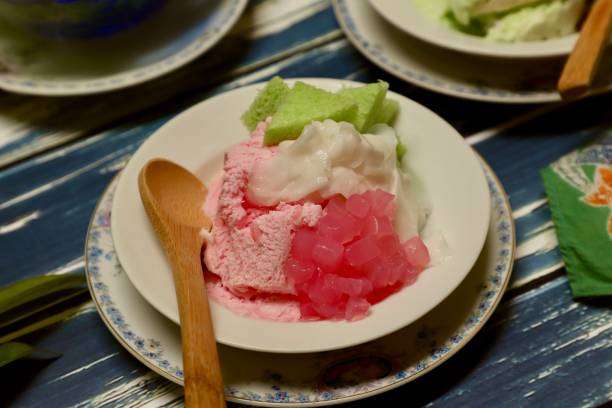 istock Coconut Ice Puter, Traditional Indonesian Coconut Ice Cream Sundae 1147194670