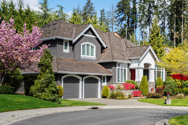 istock Modern Suburban House Exterior 1147230718