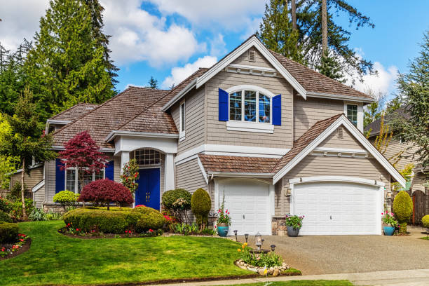 istock Modern Suburban House Exterior 1147230721