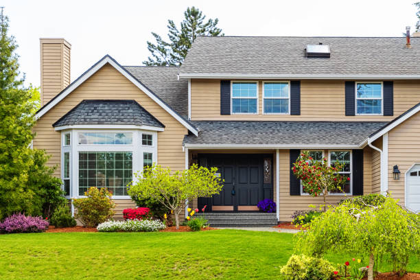 istock Modern Suburban House Exterior 1147230726