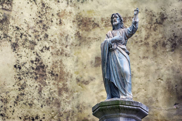 istock Statue of Jesus Christ 1147249084