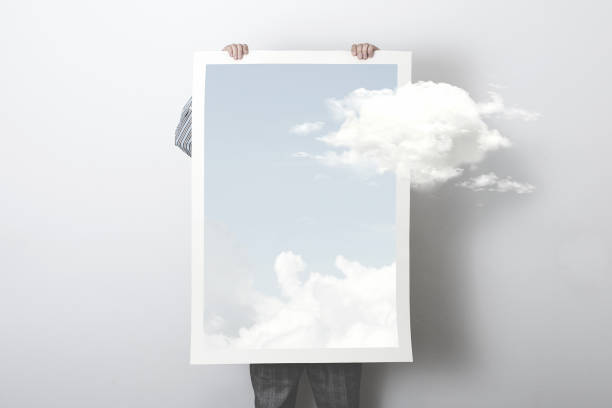 myśleć poza pole, surrealistyczne pojęcie chmury wydostać się z plakatu - thinking outside the box zdjęcia i obrazy z banku zdjęć